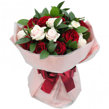 Mix of red and white roses 