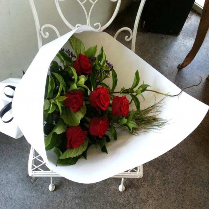 6 Red Rose Bouquet 6 Red Rose Bouquet